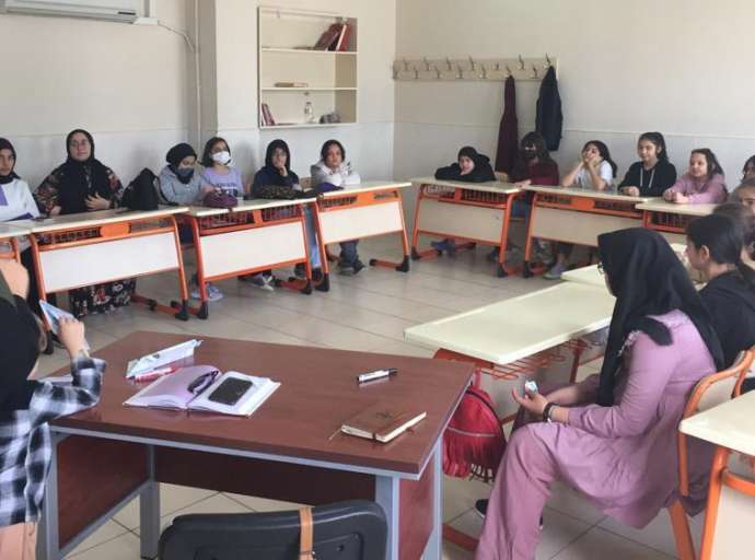 İLSANDER’den Ortaöğretim Kız Öğrenci Biriminden “Kamp” ve “Yetimler Günü” Etkinlikleri