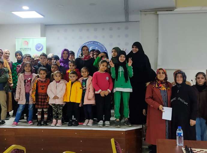İLSANDER’den Yetim Ailelere Yönelik Kahvaltıda Programı
