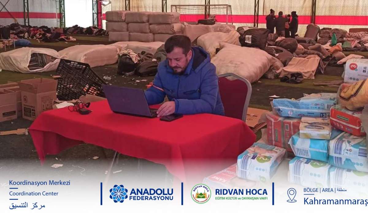 Rıdvan Hoca Vakfı Koordinasyon Merkezinde ve Depodaki Yardımlar Kayıt Altına Alınıyor