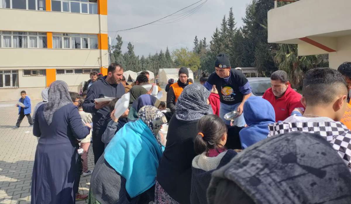 Rıdvan Hoca Vakfı Yemek Dağıtımlarına Devam Ediyor