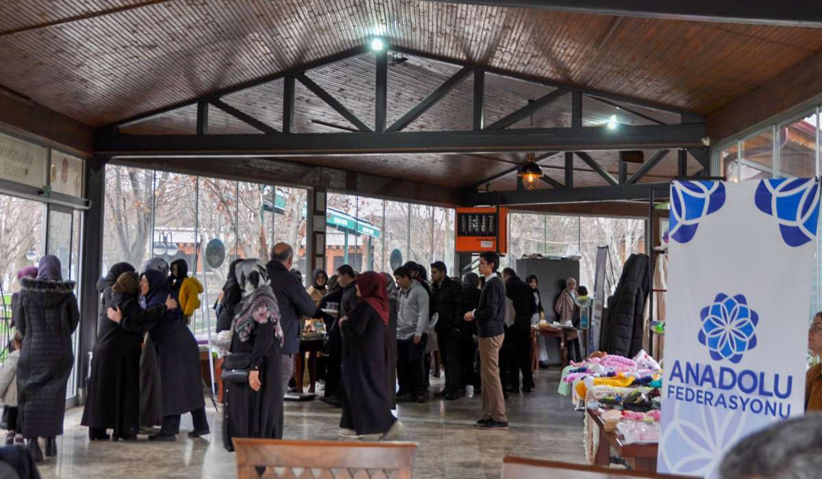 Kayseri İlim Hikmet Vakfı, Deprem Bölgelerinden Gelen Depremzedelere Tanışma Programı Düzenledi