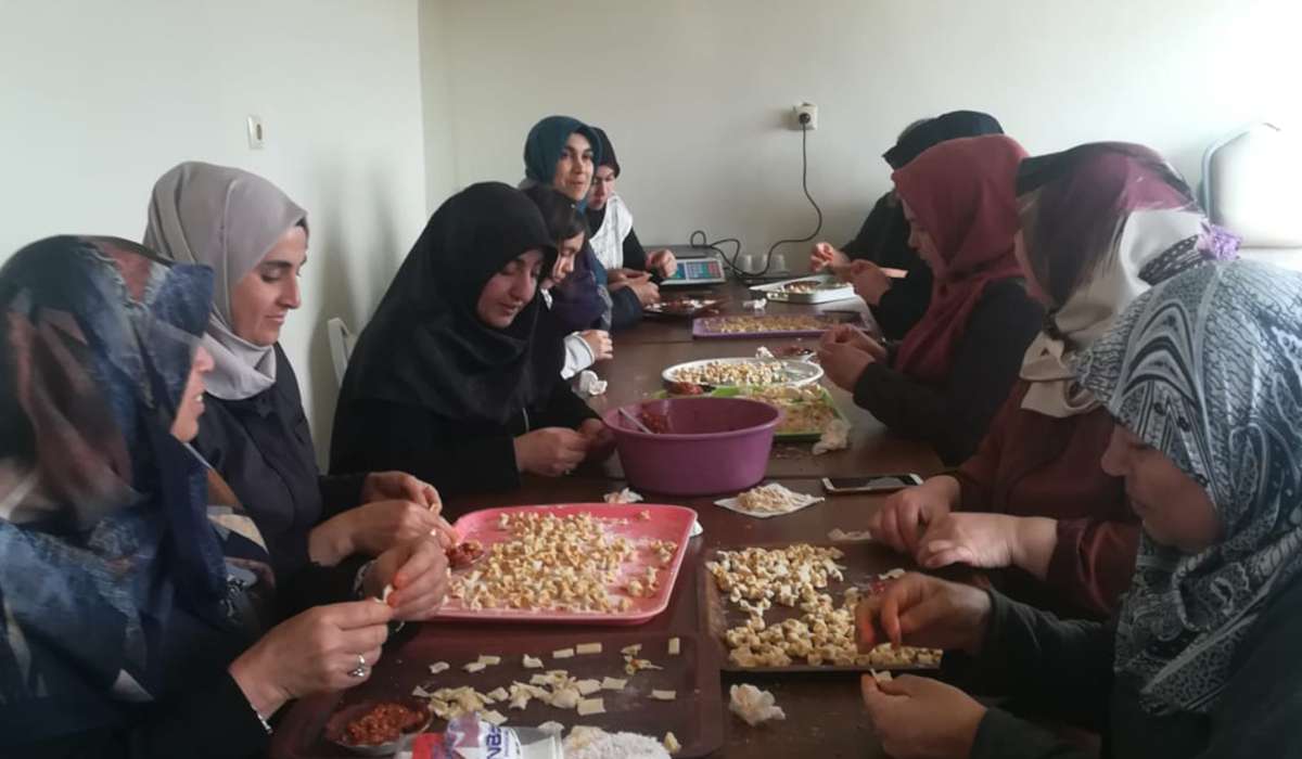 AKADDER Gönüllüleri Depremzedeler İçin Kolları Sıvadı