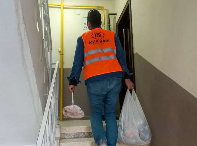 Tarsus Açık Kapı Derneği Yardım Faaliyetlerine Devam Ediyor