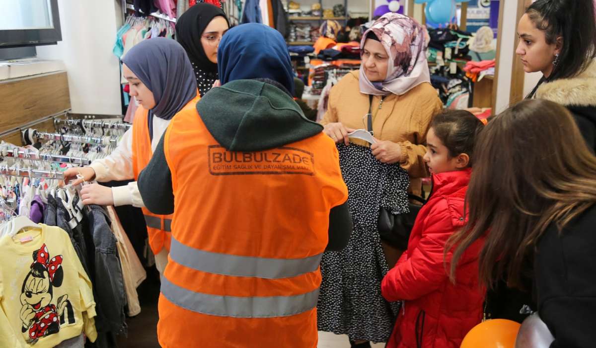 “Bir Çocuk Da Siz Giydirin” Kampanyası kapsamında Ailelere Bayramlık Yardımı Yapıldı