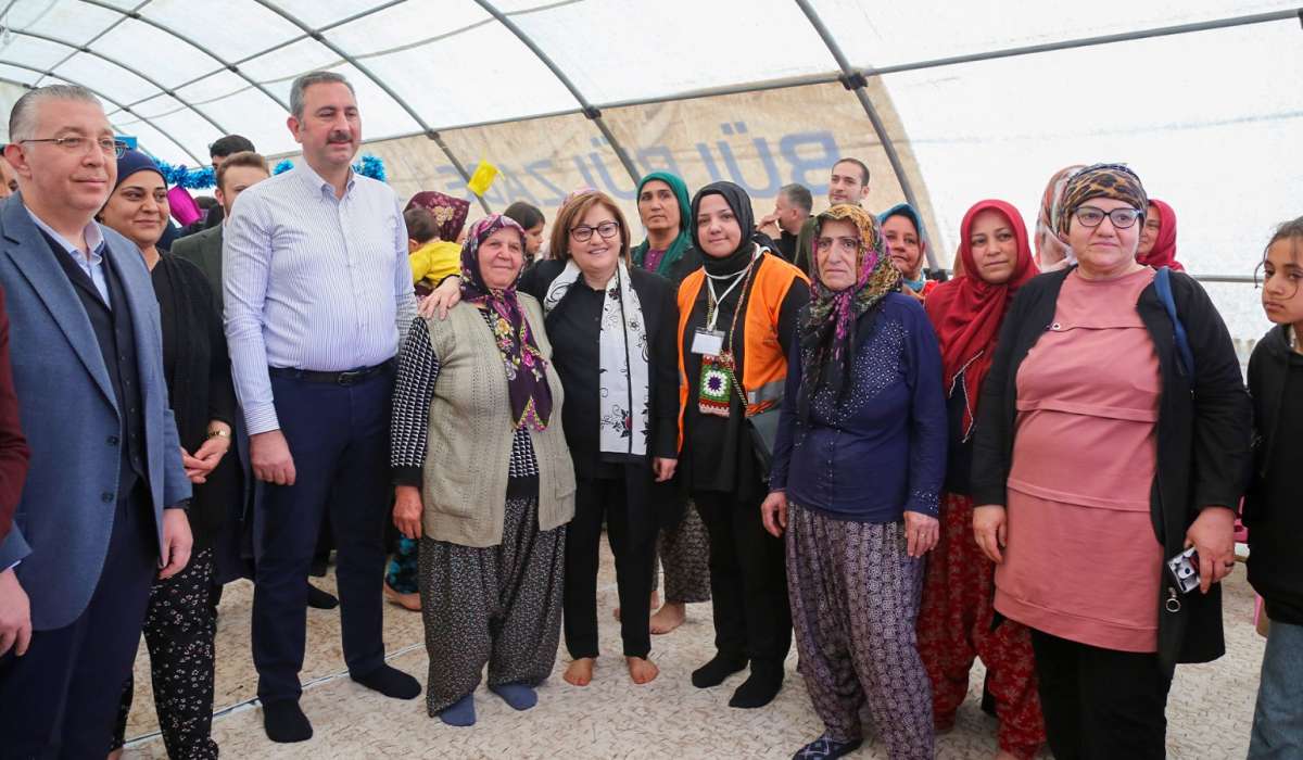 İslahiye Konteyner Kentteki Faaliyetlerimizi Fatma Şahin ve Abdulhamit Gül Yerinde Ziyaret Etti