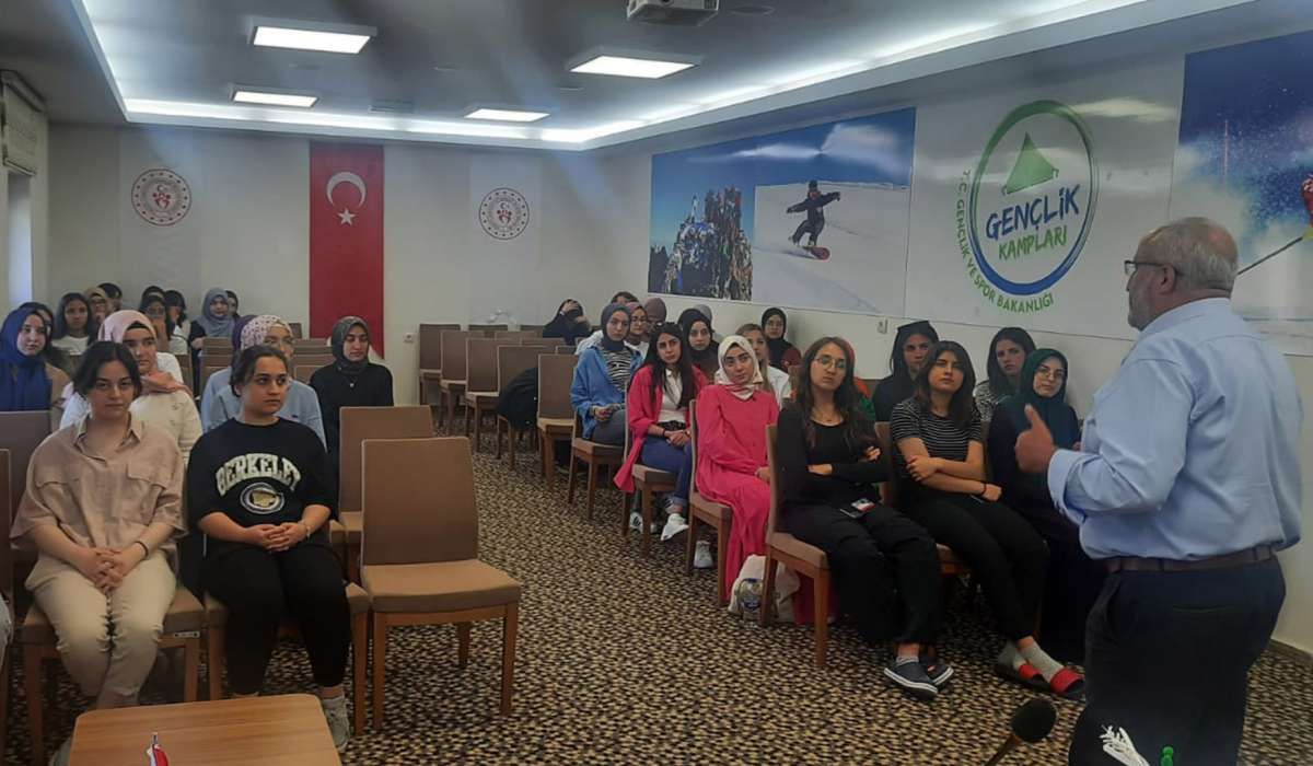 Anadolu Öğrenci Birliği Kayseri Temsilcisi İlim Hikmet Vakfı, Gençleri Bir Araya Geldi