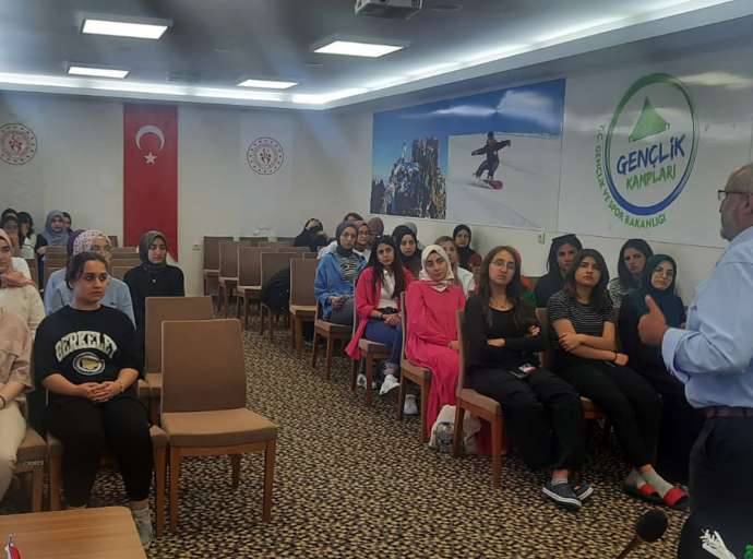 Anadolu Öğrenci Birliği Kayseri Temsilcisi İlim Hikmet Vakfı, Gençleri Bir Araya Geldi