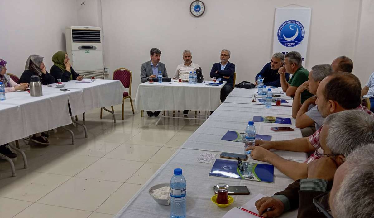 İL-SANDER'de "Yeni Dönemde Eğitim Paradigması" Konulu Hizmetiçi Seminer Düzenlendi