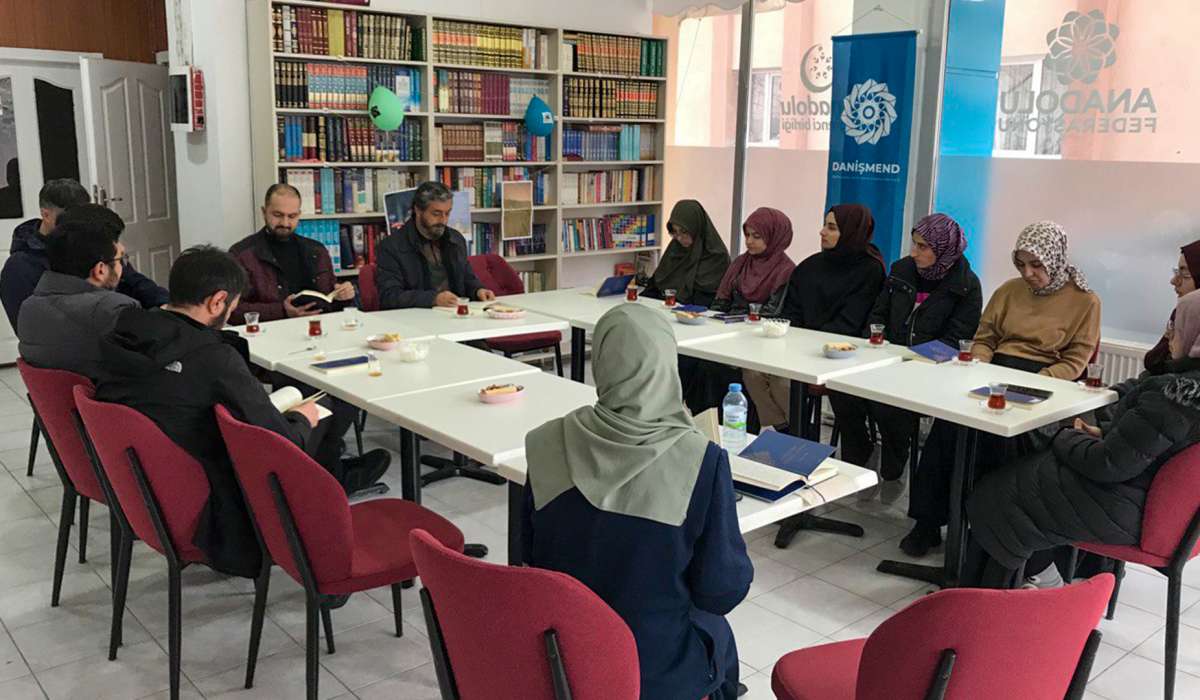 Danişmend Derneği’nde Kitap Tahlili Düzenlendi