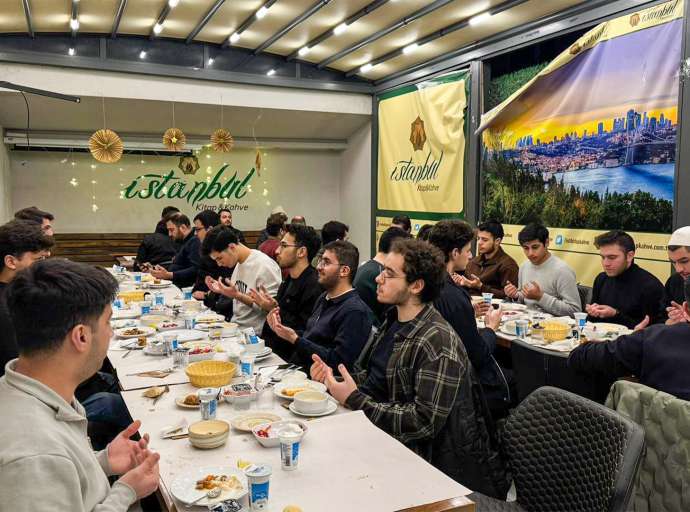 Gönüller İlk İftarda Birleşti