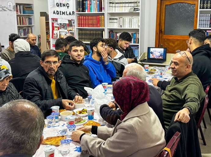 Uşak Değişim Derneği İftarında Gönül Coğrafyamız Birleşti