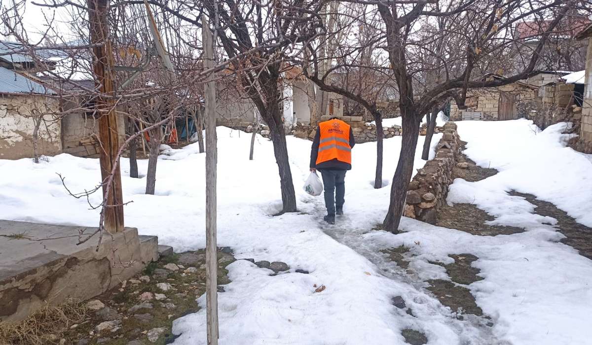 Anadolu Düşünce Derneği İhtiyaç Sahiplerinin Yanında