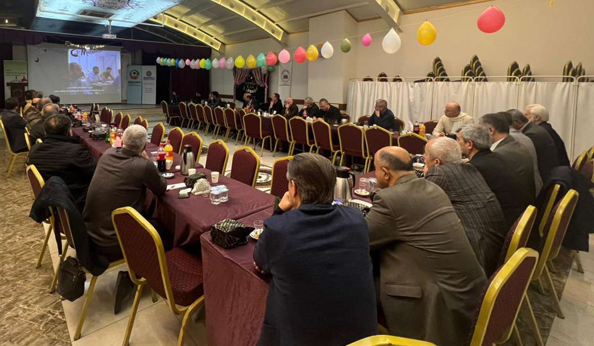 Akademisyenler Müzakereli İftar Sofrasında Bir Araya Geldi   