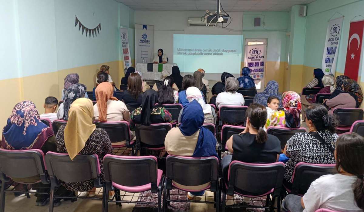 Tarsus’ta "Ailede Annenin Rolü" Semineri Düzenlendi